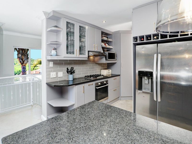 24 hour manned security! 4 bedroom, 3 bathroom Townhouse - Photo 8