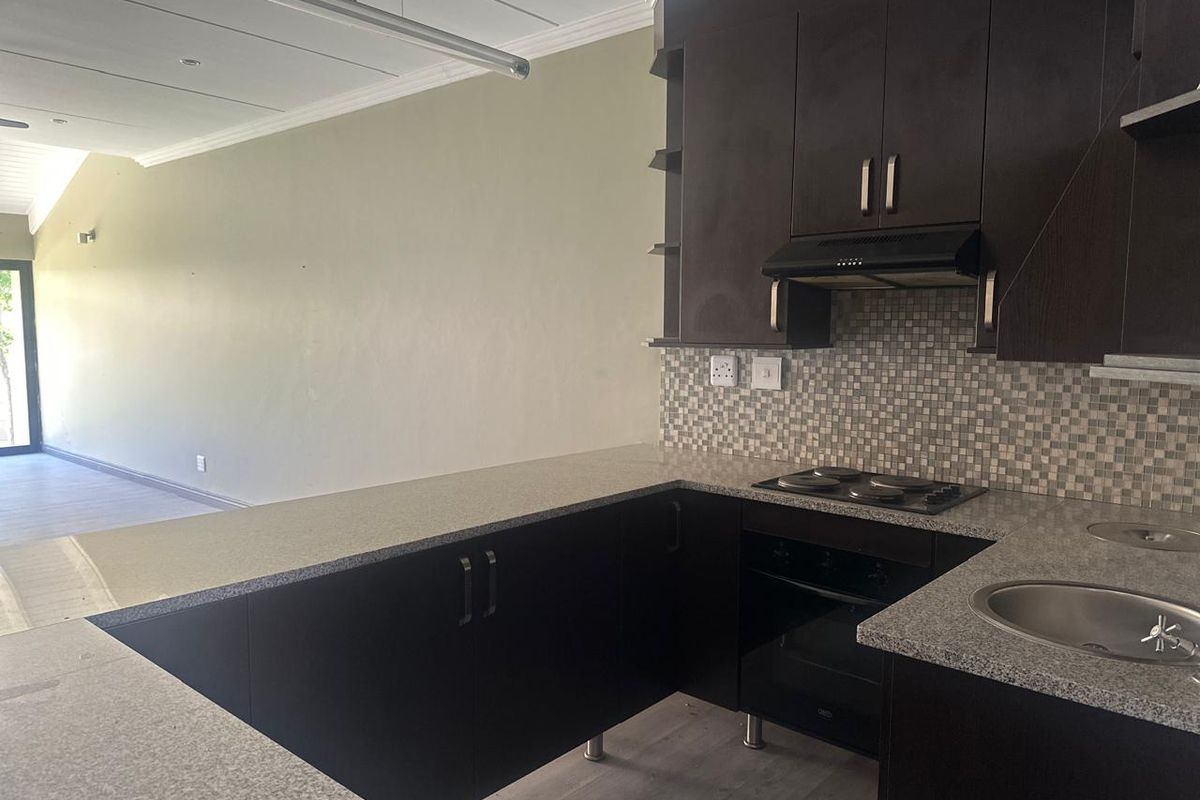 Townhouse in Woodlands - Where Everyone Wants to Live - Photo 4