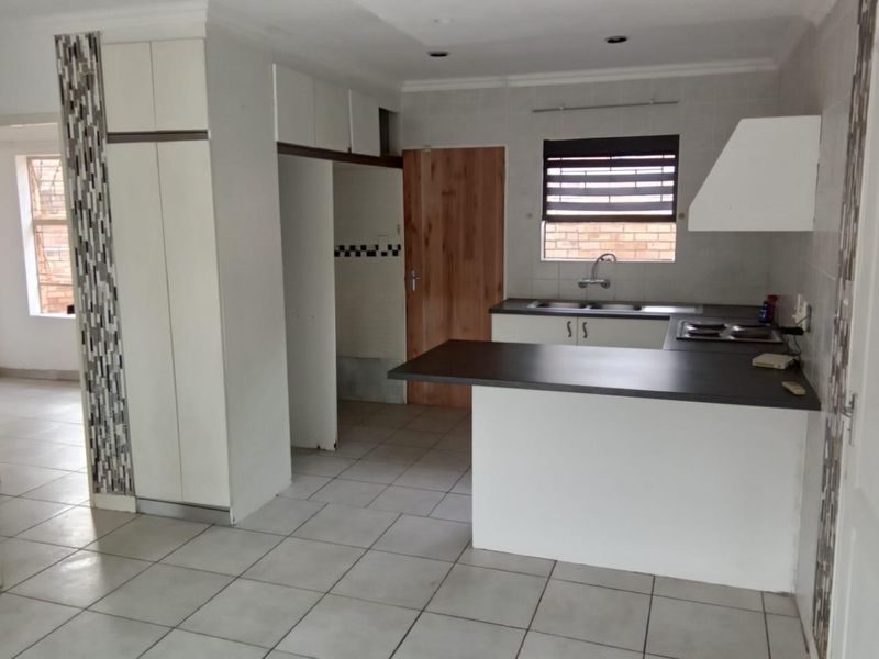 The Perfect Start or Smart Downscale – Secure,  and Well Located! - Photo 6