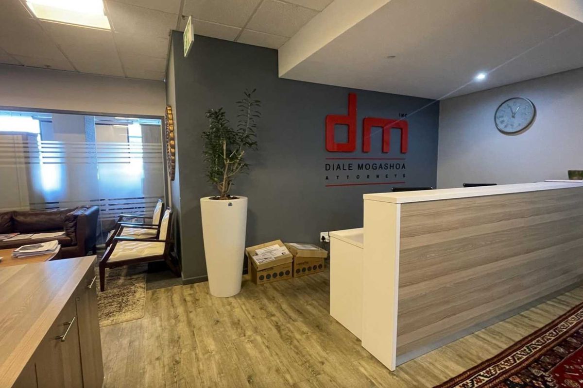 AAA-Grade 339m2 office on 8th floor of convention towers - Photo 4