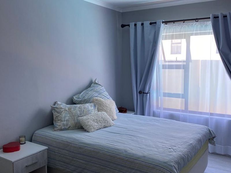 Lovely 4 Bedroom House For Sale - Photo 10