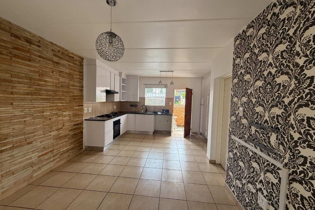 Spacious Face-Brick Duplex – Immediate Occupation Available - Photo 4