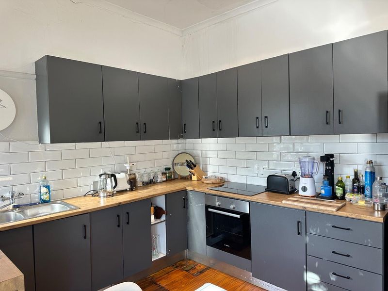 Secure 3 Bedroom Home In The Heart of Vredehoek - Photo 6