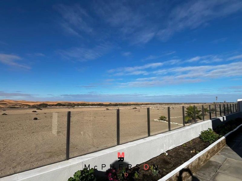 Luxury Desert View Residence - Photo 6