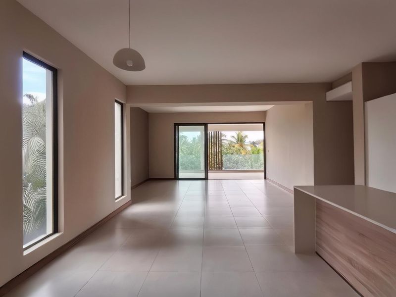 Elevate Your Lifestyle - Discover the First-Floor Penthouse at Le Savoy Residence - Photo 2