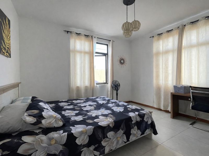 Contemporary Family Home – Grand Gaube, local market only - Photo 10