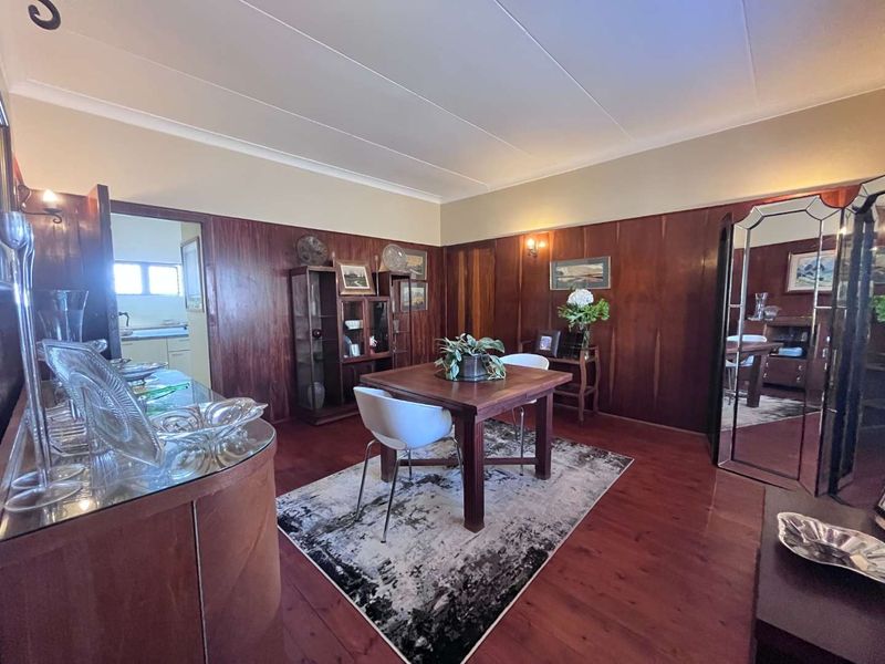 Hendra - Elegant Colonial Home Offering Space, Style & Versatile Living in Prime Durban North - Photo 3