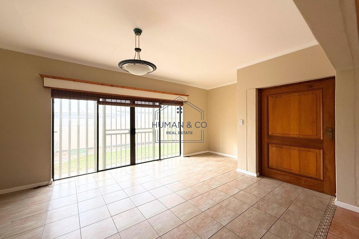 Spacious 4-Bedroom Home with 1 Bedroom Flat & Additional Flatlet – Ideal for a Large Family or Investment Opportunity - Photo 3