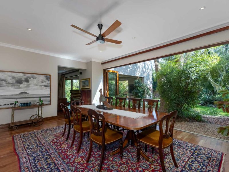 PRESTIGIOUS, HIGH-END TROPHY RESIDENCE IN A SERENE AND PEACEFUL LOCATION - Photo 10
