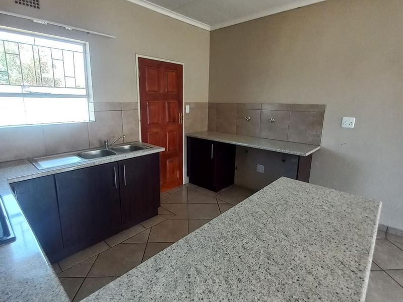2Bed, 2Bath Townhouse in Riversdale, Meyerton. - Photo 4