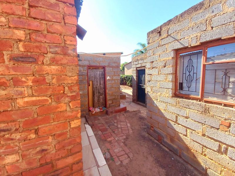 Two Bedrooms house for sale in Atteridgeville - Photo 6
