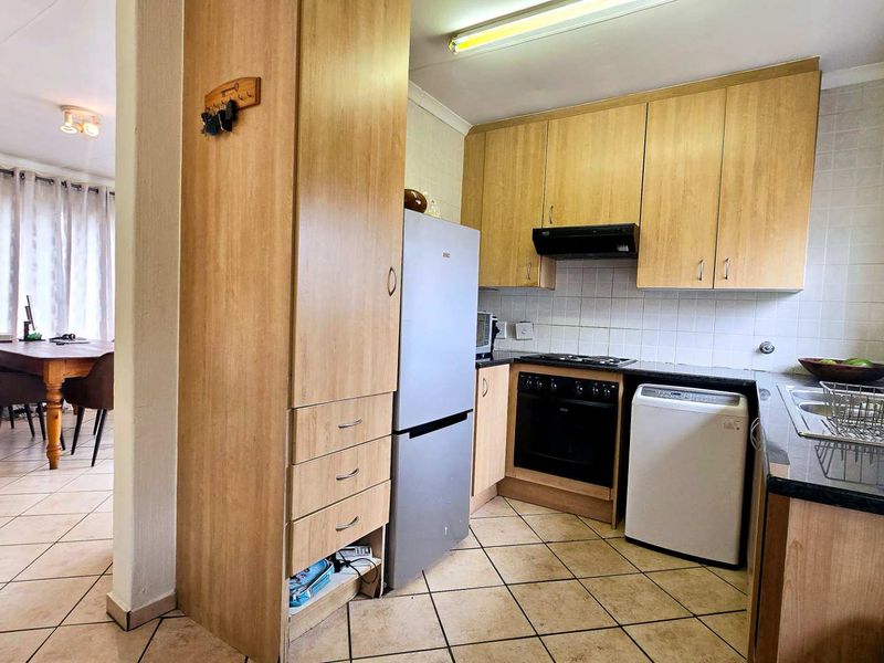 First Floor Apartment in a Security Complex - Photo 10