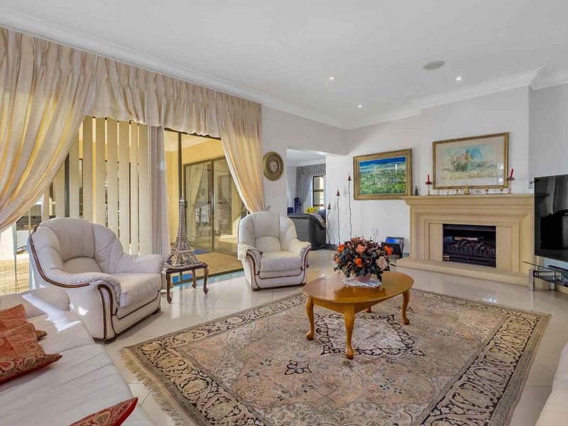 4 Bedroom House for Sale in Dainfern Golf Estate - Photo 8