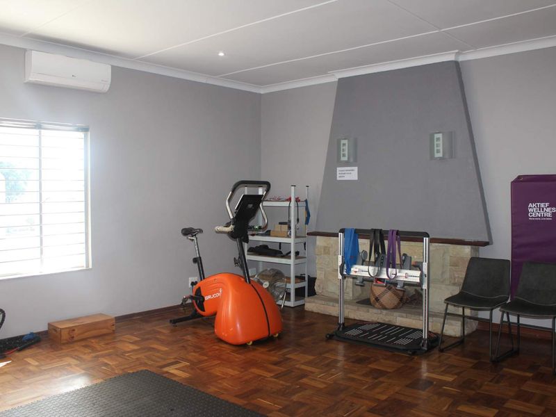 Prime 225m2 Commercial Office Space To Let – Fontana Road - Photo 3