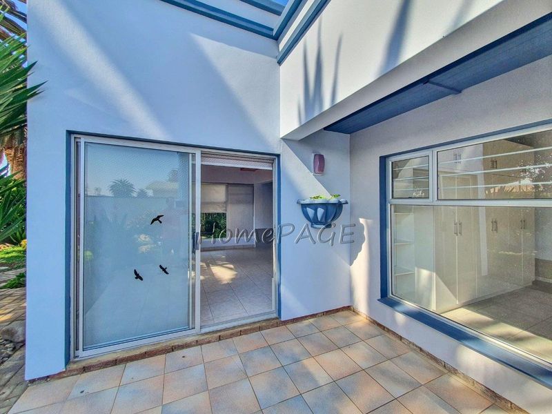 Ext 1, Henties Bay:  6 Bedr home NEWLY RENOVATED recently - Photo 5
