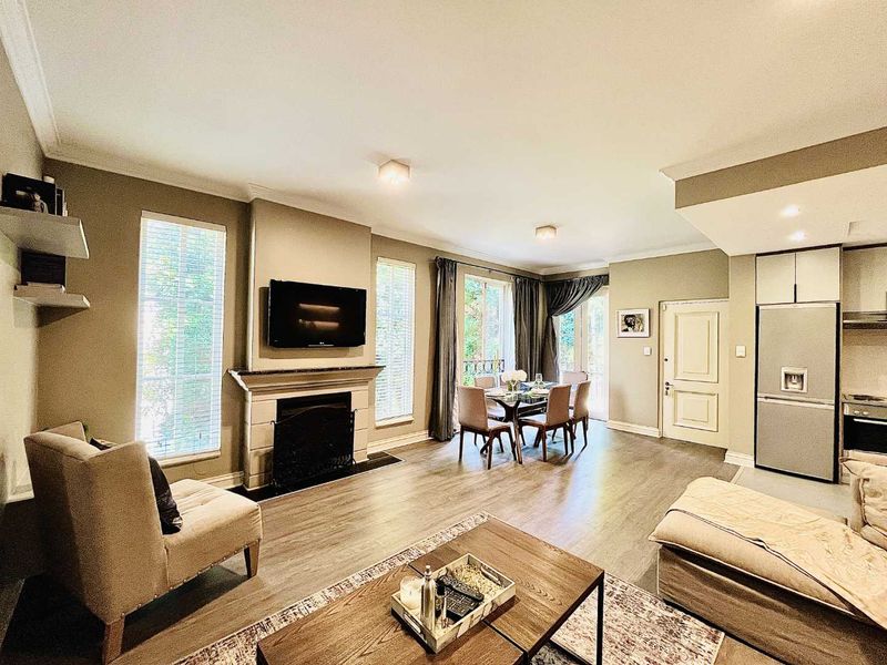 Furnished Executive Apartment Minutes from Sandton Business Hub - Photo 5