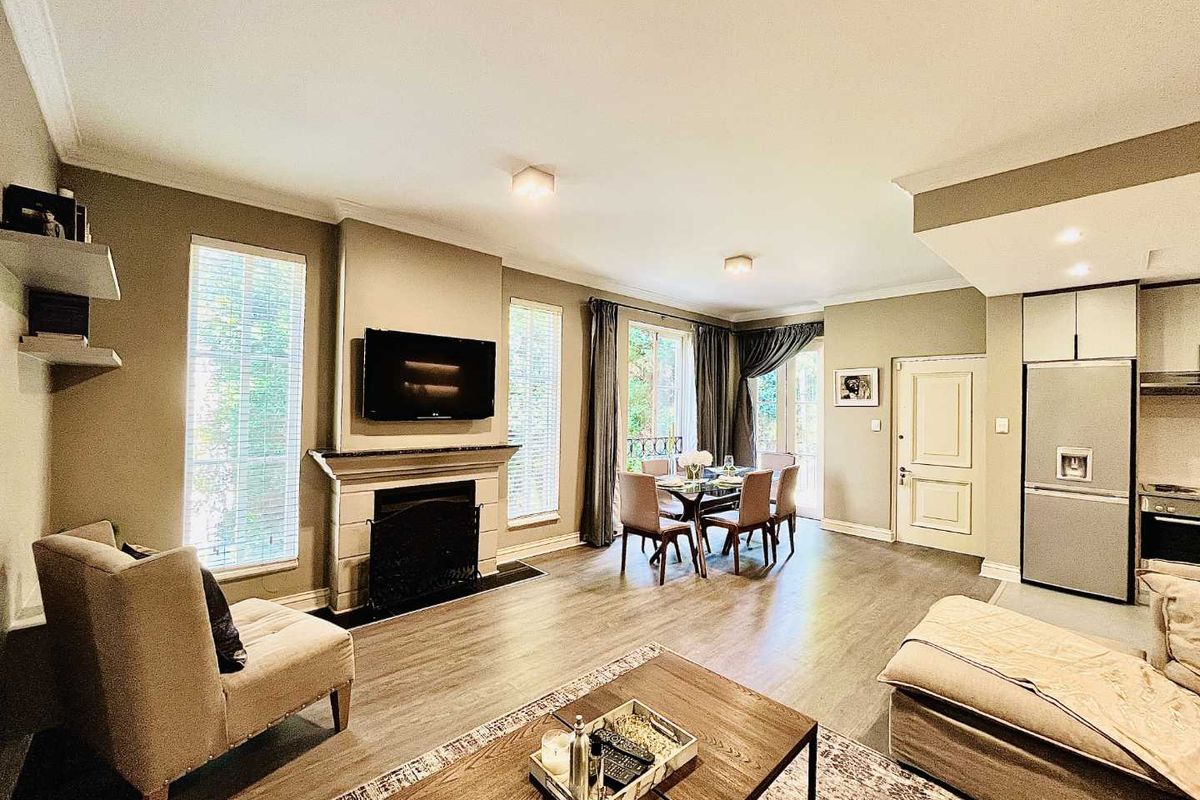 Furnished Executive Apartment Minutes from Sandton Business Hub - Photo 5