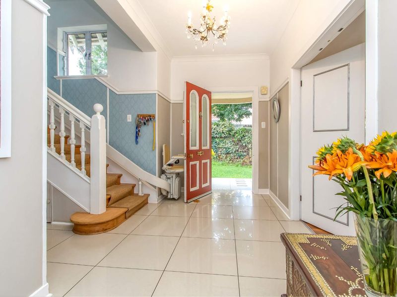 3 Bedroom Family Home with a Garden Cottage - Photo 3