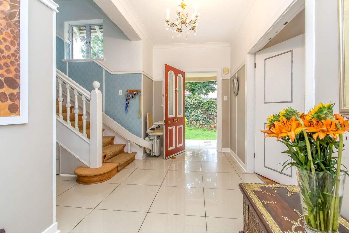 3 Bedroom Family Home with a Garden Cottage - Photo 3