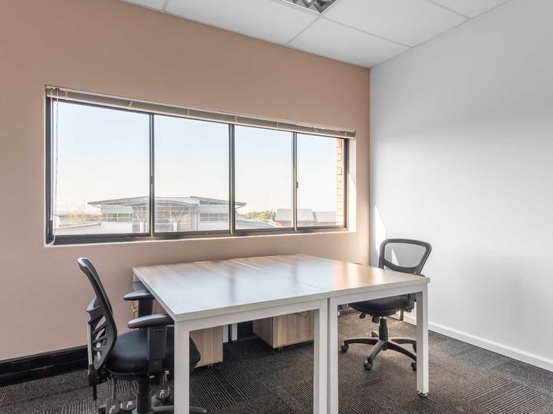 Unlimited office access in Regus Victoria Country Club - Photo 5