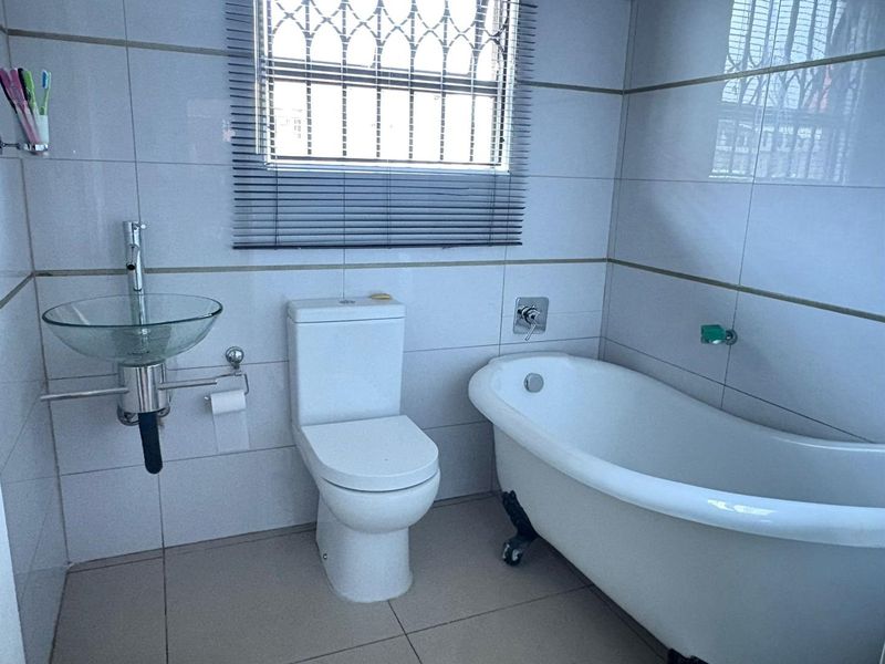 3 Bedroom House For Sale Vanderbijlpark CE4 - Photo 4