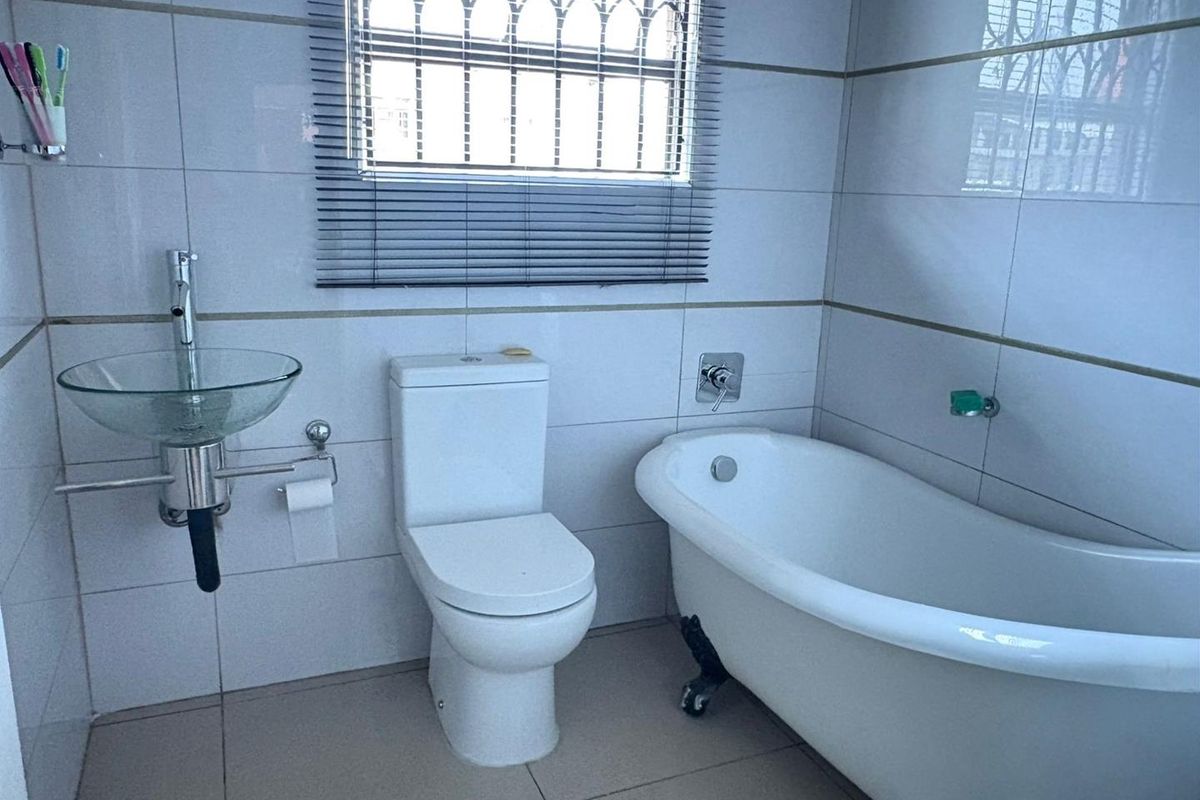 3 Bedroom House For Sale Vanderbijlpark CE4 - Photo 4