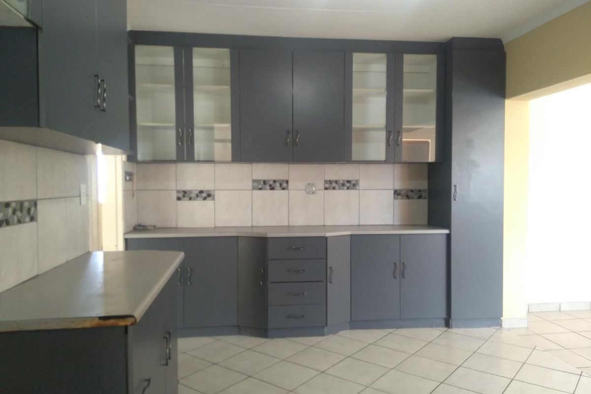 Big House for sale in Hermis - Photo 2
