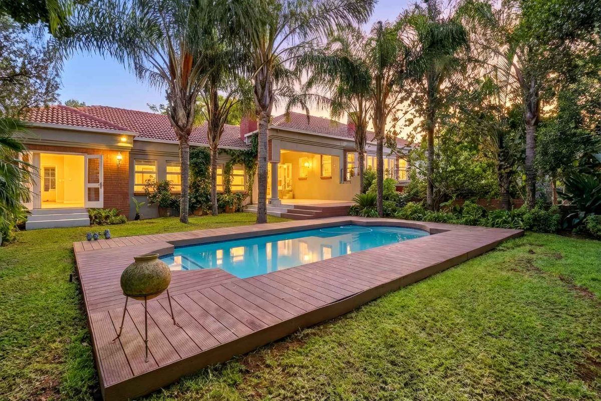 Exquisite Multi-Level Living in Dainfern Golf Estate ​4 Bedrooms | 4 Bathrooms | Triple Garage + Wine Cellar - Photo 5