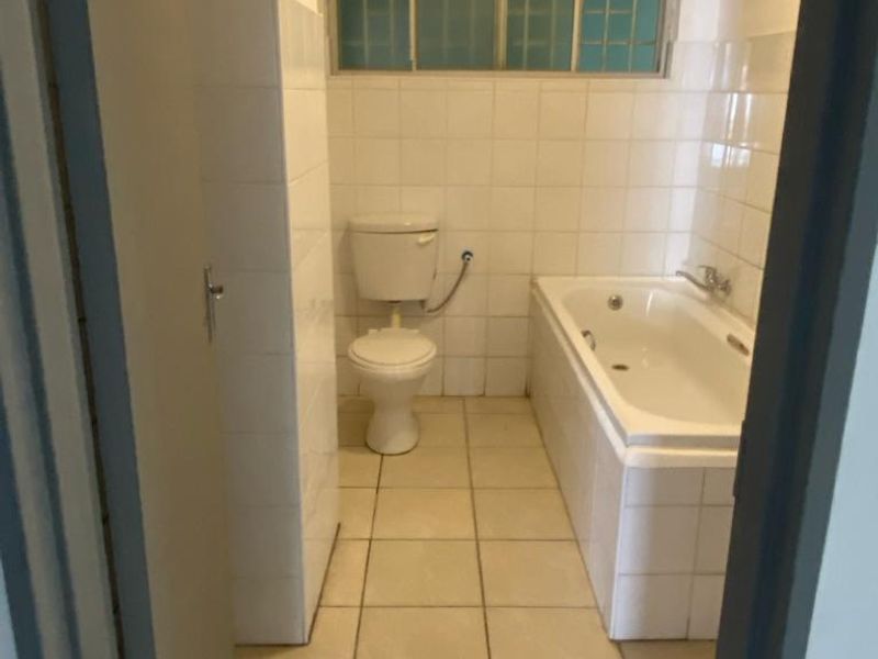 3 Bedroom Ground Floor Unit For Sale - Photo 8
