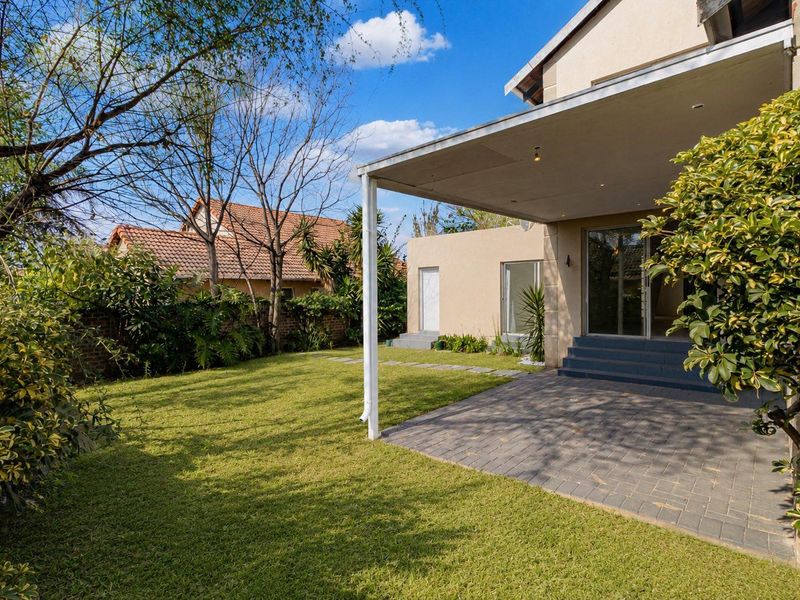 A 4 bedroom House for Sale - Photo 2