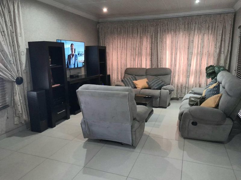 Three bedrooms house for sale in Lotus Gardens - Photo 7