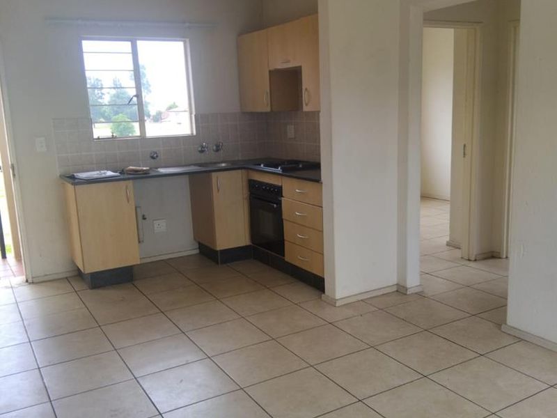 Lock-Up-and-Go Living: Spacious 2-Bedroom in Prime Location - Photo 7