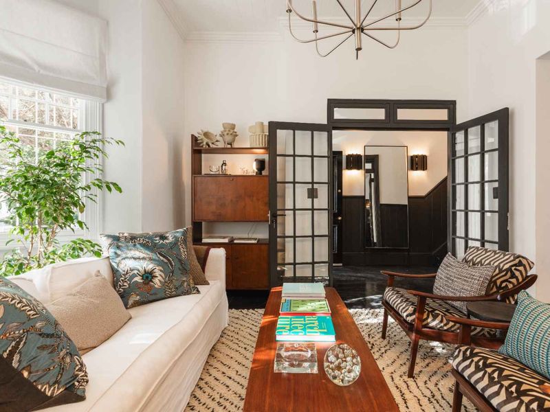 Exquisite Newly Renovated Victorian Residence in Prestigious Oranjezicht - Photo 7