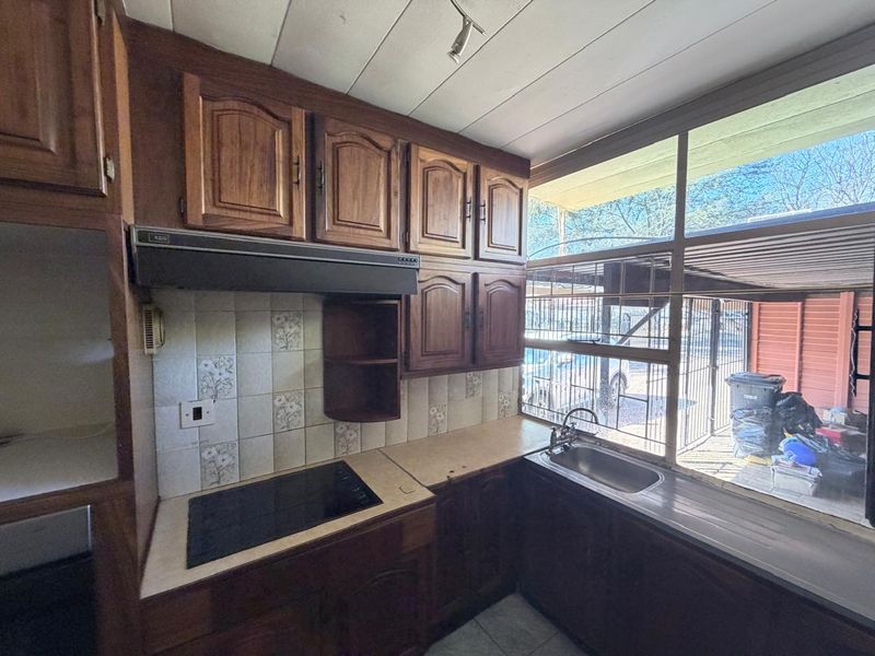 Lovely 3 bedroom duplex townhouse in a sought after suburb! - Photo 5