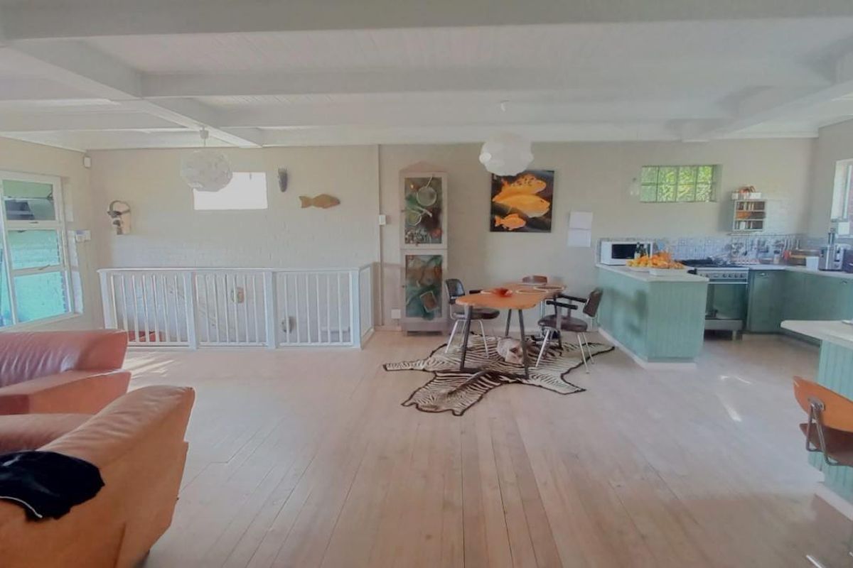 Seaside 3 Bedroom 3 Bathroom - Photo 5
