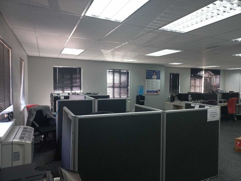 1st floor vacancy with secure office park, available 1 November! - Photo 9