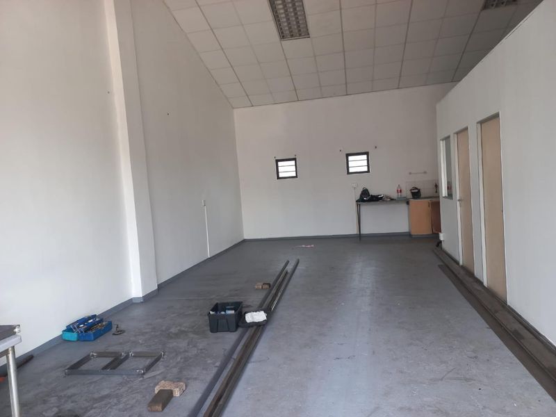 Position your business for success in this well-equipped industrial complex, designed to meet the demands of modern operations. - Photo 6