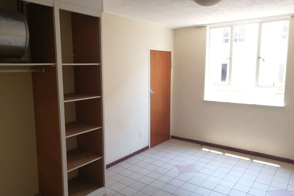 ROOM TO RENT FOR A FEMALE IN  Cum Laude - Photo 2