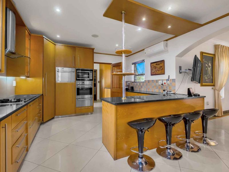 4 Bedroom House for Sale in Dainfern Golf Estate - Photo 6