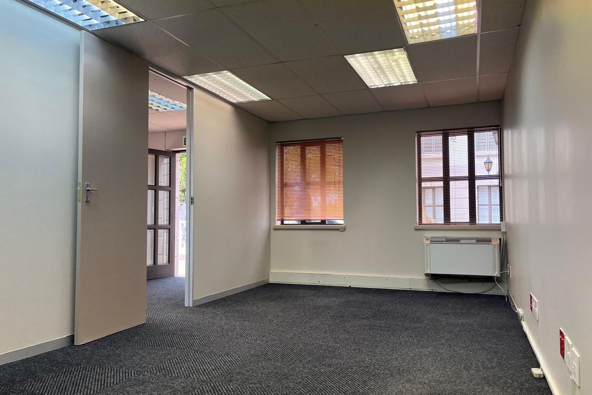 Ground Floor Offices within Secure Corporate Park! - Photo 2