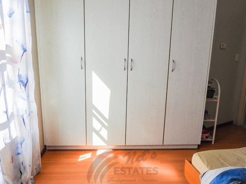 Townhouse in secure complex for sale - Photo 8