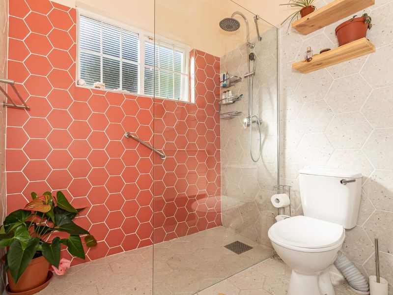 Morning walks, local cafés... welcome to Harfield living - Photo 8