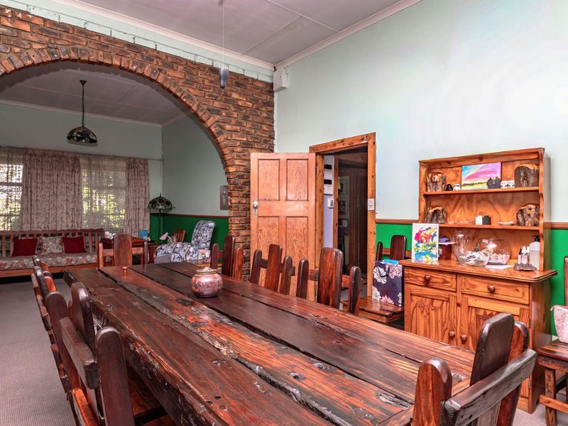 Elegant Home with Income-Generating Flats! - Photo 7