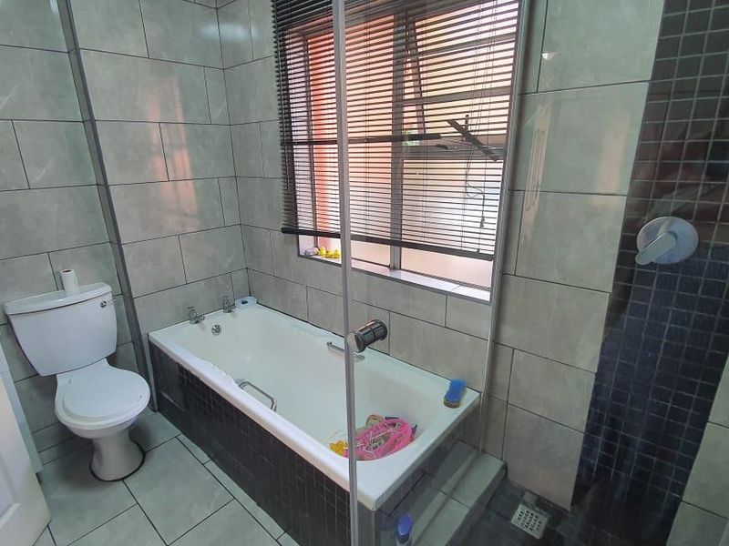 Modern 3-Bedroom Rental in Wild en Weide, Richards Bay - Photo 10