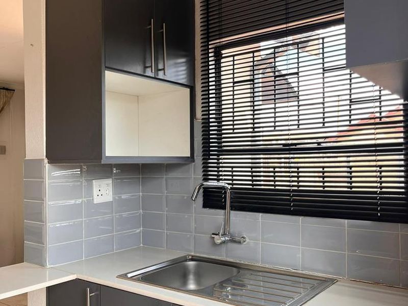 3 bedrooms house to rent in Soshanguve WW - Photo 2