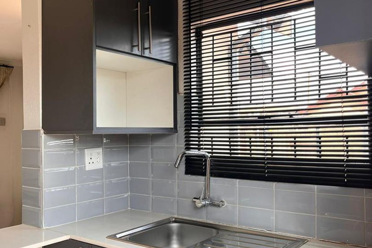 3 bedrooms house to rent in Soshanguve WW - Photo 2