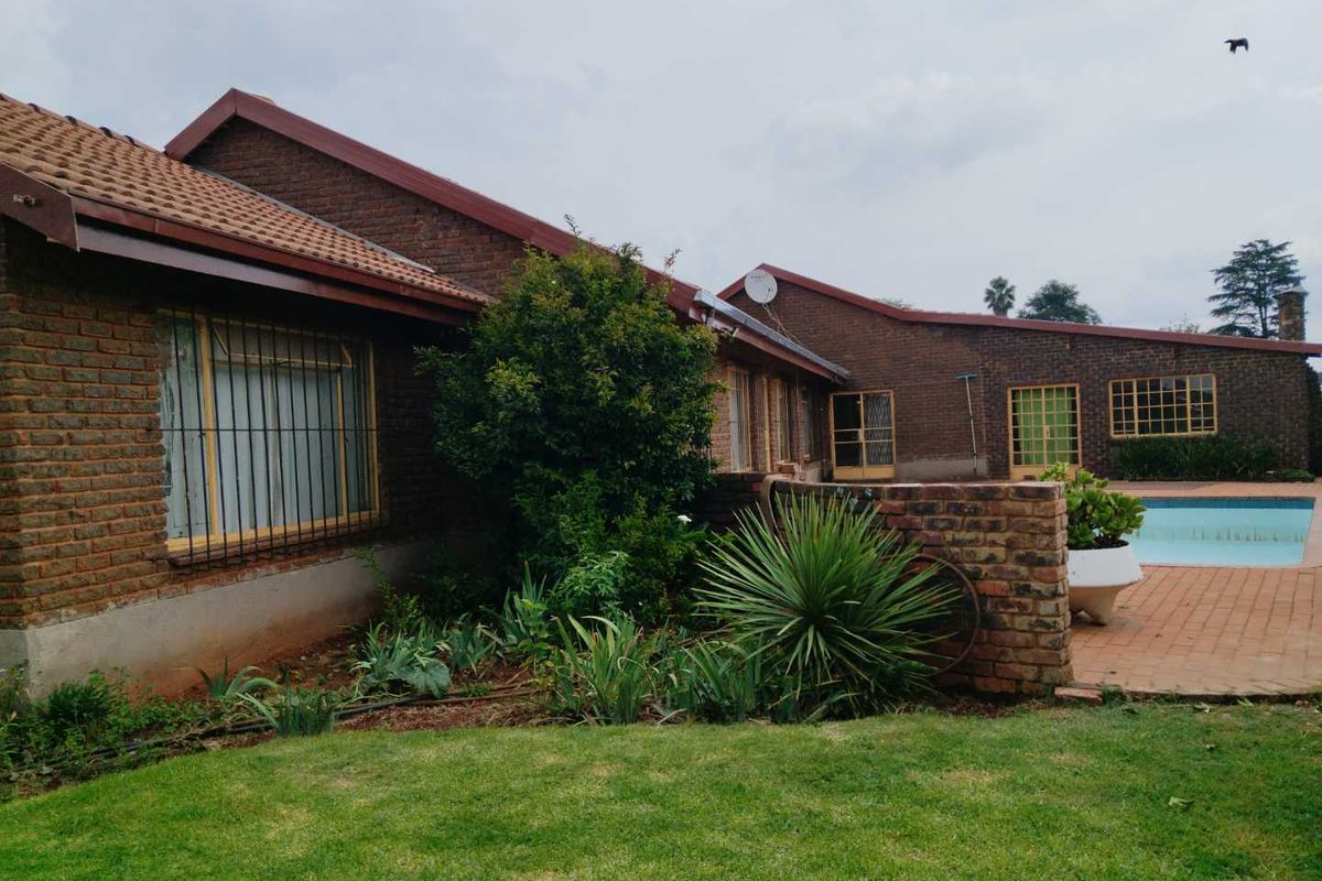 House for sale in Eloff - Photo 2