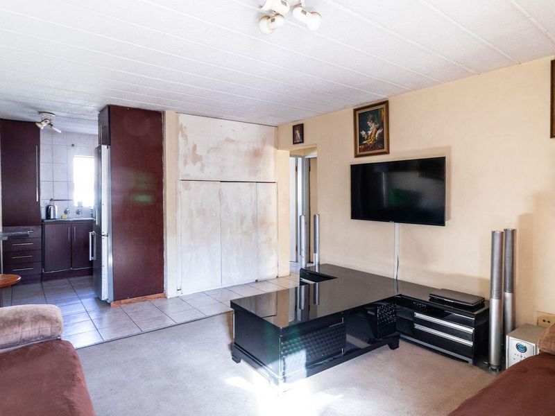 Kemptonian Comfort: Spacious 2-Bedroom Awaits - Photo 4