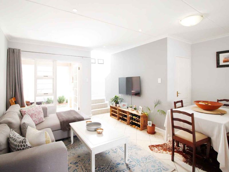 Charming 2 Bedroom Townhouse in Excellent Estate - Photo 7
