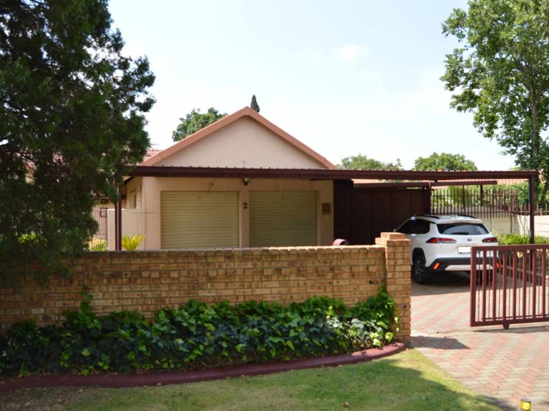 Beautiful family home in Brackenhurst - Photo 2